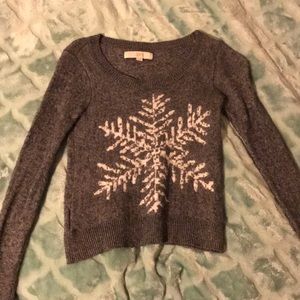 🌼Grey LOFT snowflake sweater🌼